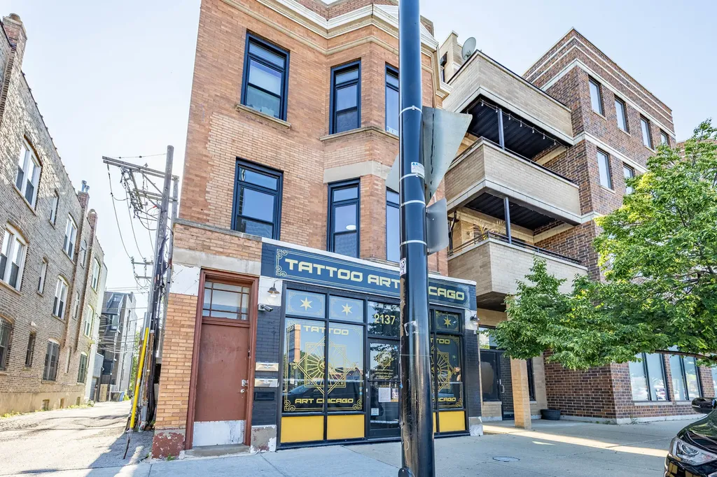 2137 North Western Avenue Chicago IL 60647