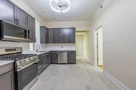 2137 North Western Avenue Chicago IL 60647