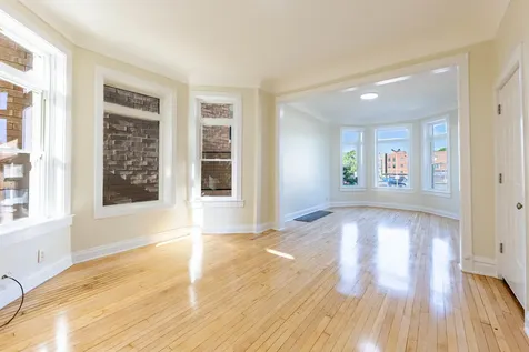 2137 North Western Avenue Chicago IL 60647