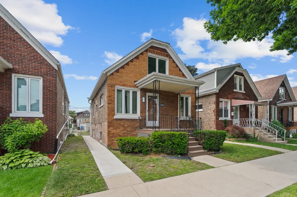 4948 South Tripp Avenue Chicago IL 60632