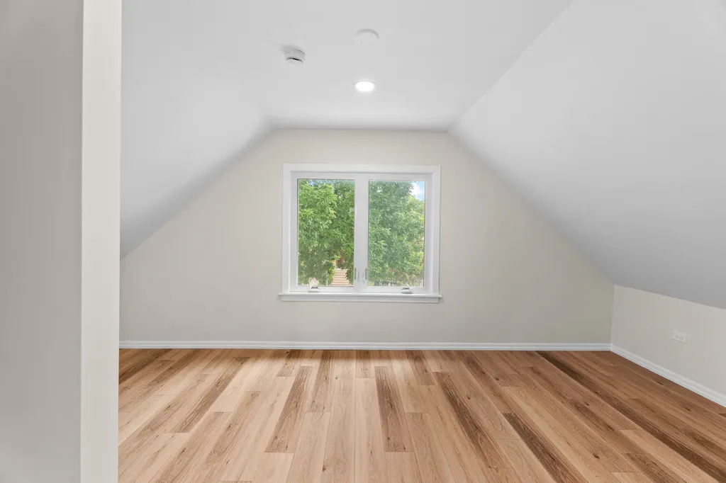 4948 South Tripp Avenue Chicago IL 60632