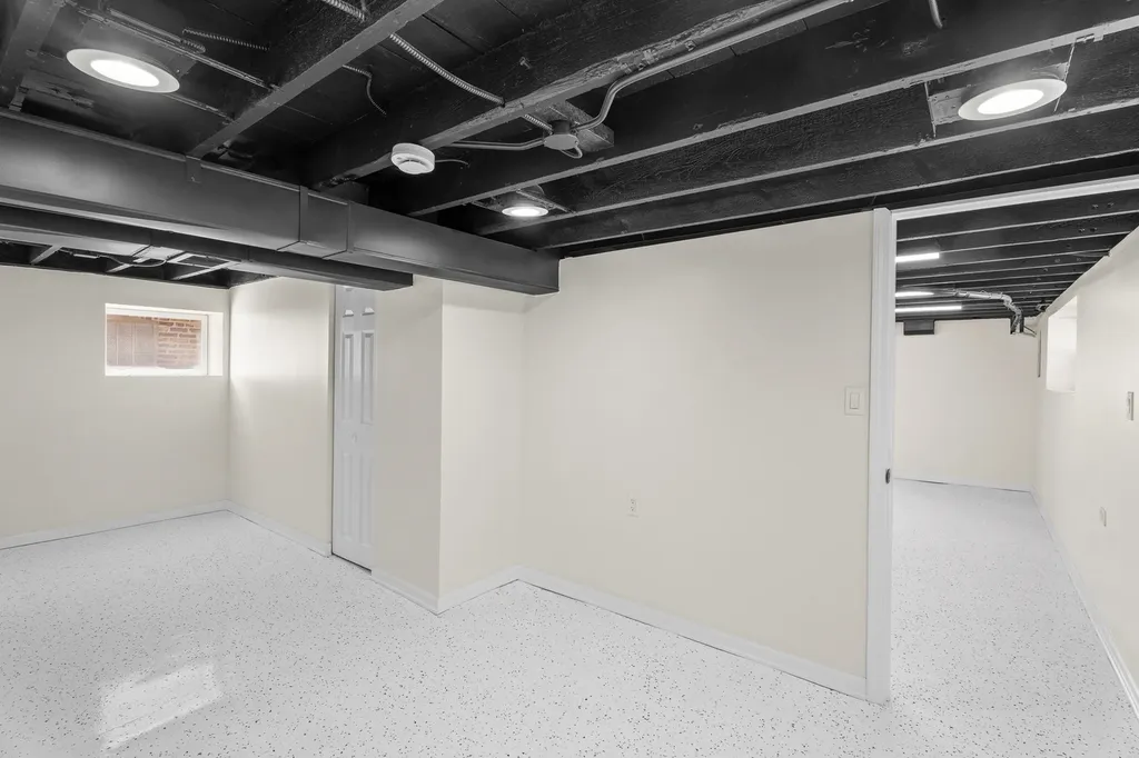 4948 South Tripp Avenue Chicago IL 60632