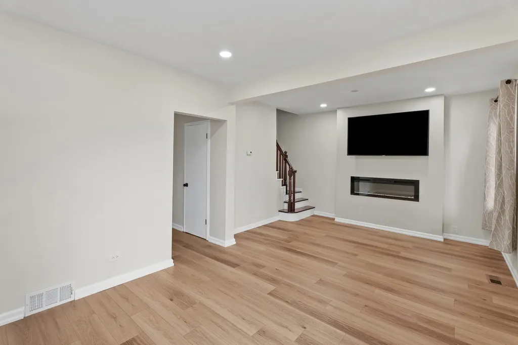4948 South Tripp Avenue Chicago IL 60632