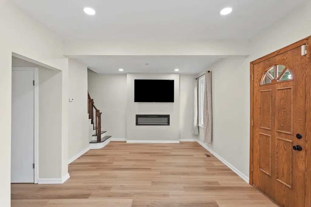 4948 South Tripp Avenue Chicago IL 60632