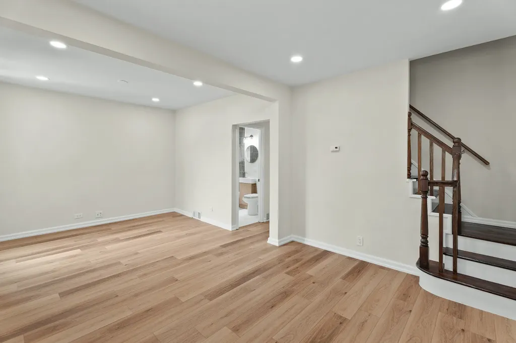 4948 South Tripp Avenue Chicago IL 60632