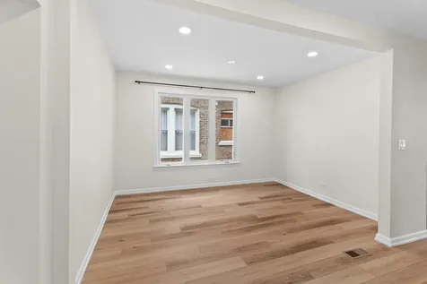 4948 South Tripp Avenue Chicago IL 60632