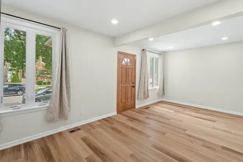 4948 South Tripp Avenue Chicago IL 60632
