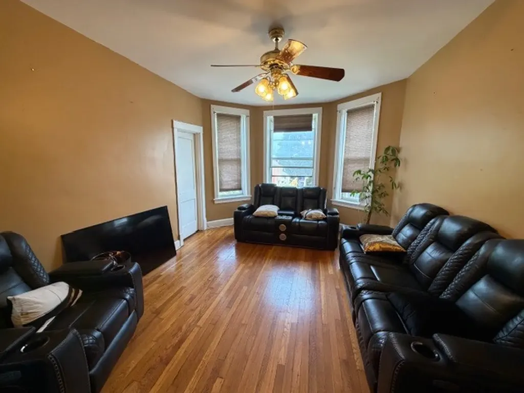 5215 West Van Buren Street Chicago IL 60644