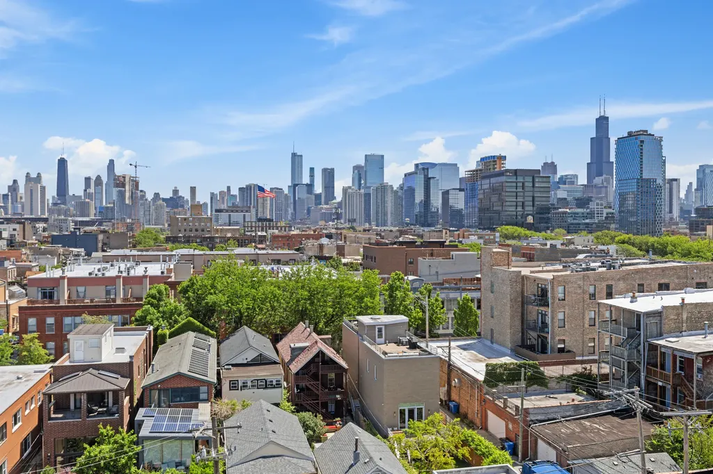 515 North Noble Street Chicago IL 60642