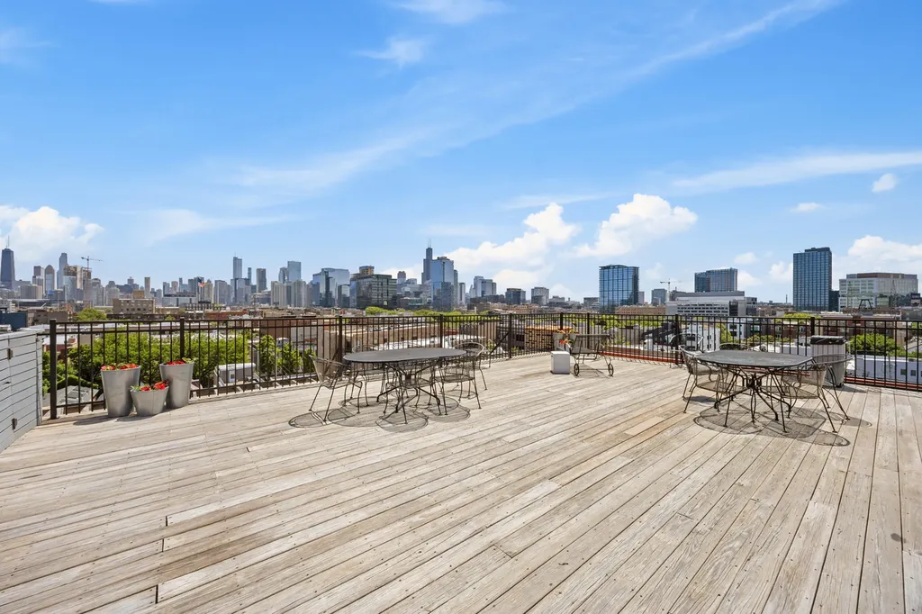515 North Noble Street Chicago IL 60642