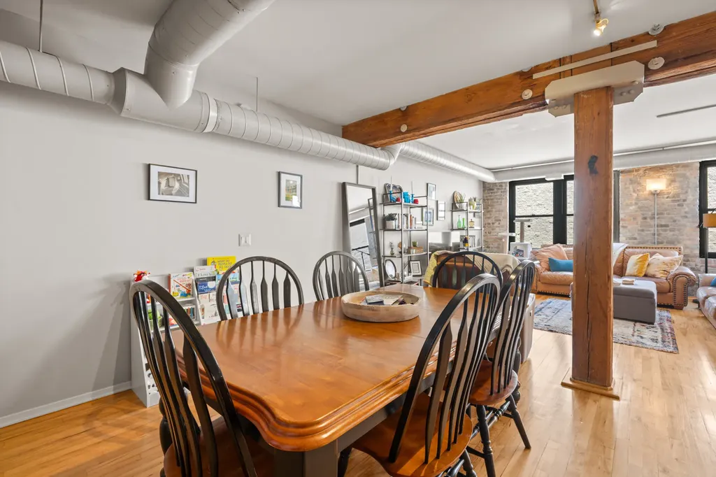 515 North Noble Street Chicago IL 60642