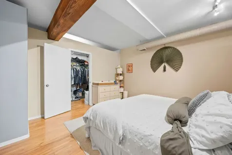 515 North Noble Street Chicago IL 60642