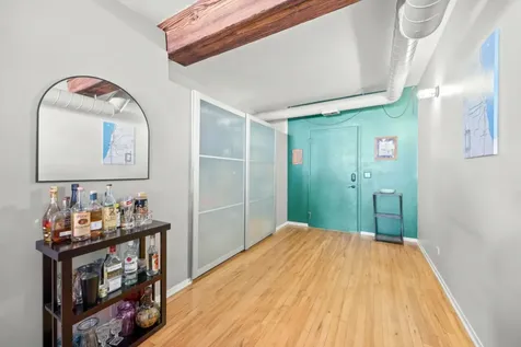 515 North Noble Street Chicago IL 60642