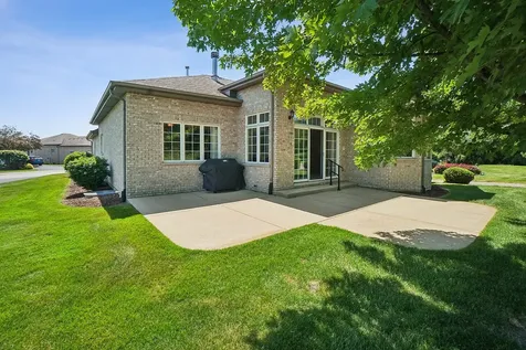 512 Highlington Court Beecher IL 60401