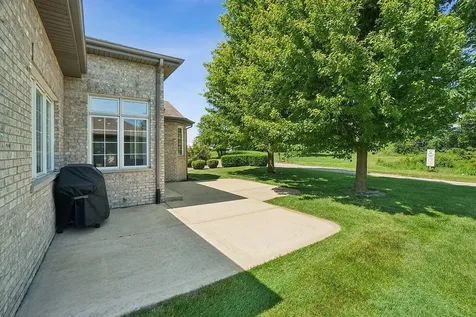 512 Highlington Court Beecher IL 60401