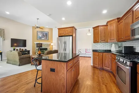 512 Highlington Court Beecher IL 60401