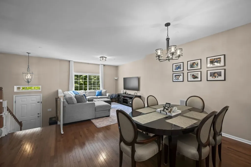 105 Arcadia Lane Lake Zurich IL 60047