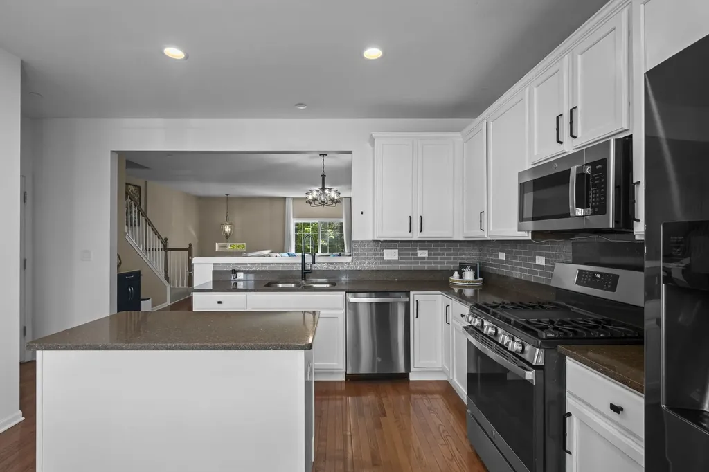 105 Arcadia Lane Lake Zurich IL 60047