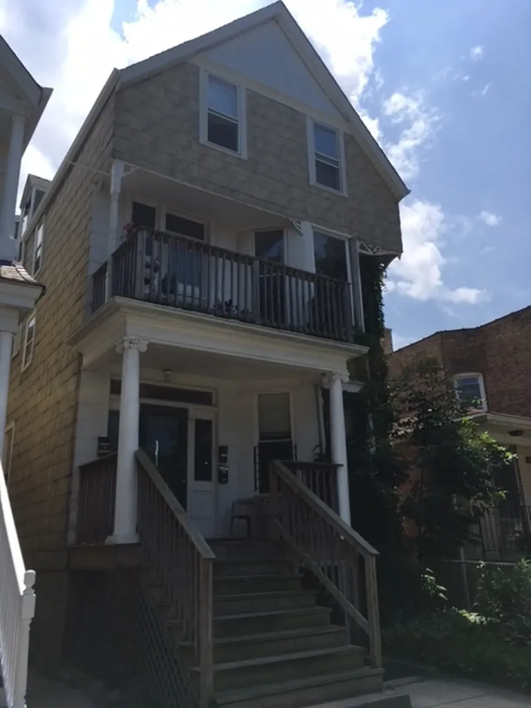 1911 West Eddy Street Chicago IL 60657