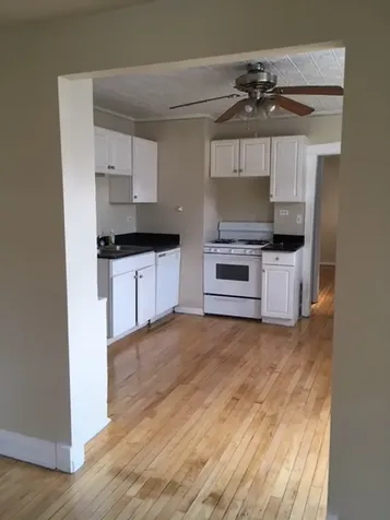 1911 West Eddy Street Chicago IL 60657