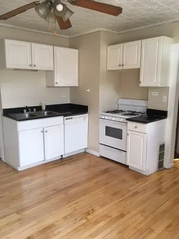 1911 West Eddy Street Chicago IL 60657