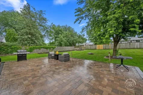 1024 Maple Lane Batavia IL 60510