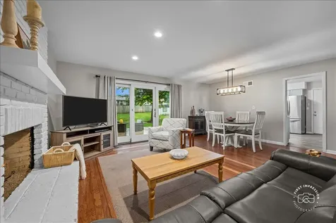 1024 Maple Lane Batavia IL 60510