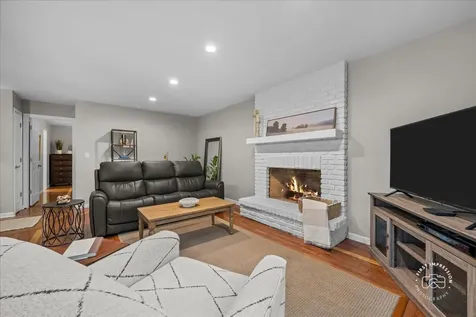 1024 Maple Lane Batavia IL 60510