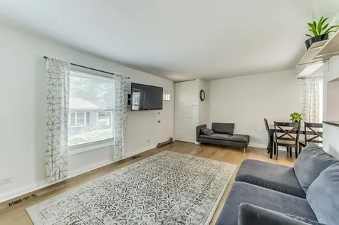 242 Harvest Court Vernon Hills IL 60061