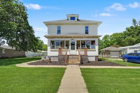422 North 2nd Street Cissna Park IL 60924