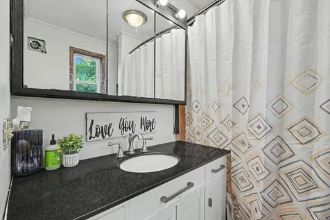 422 North 2nd Street Cissna Park IL 60924