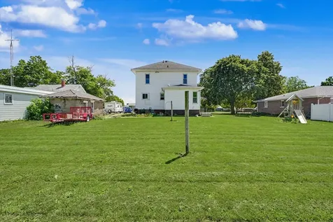 422 North 2nd Street Cissna Park IL 60924