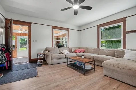 422 North 2nd Street Cissna Park IL 60924