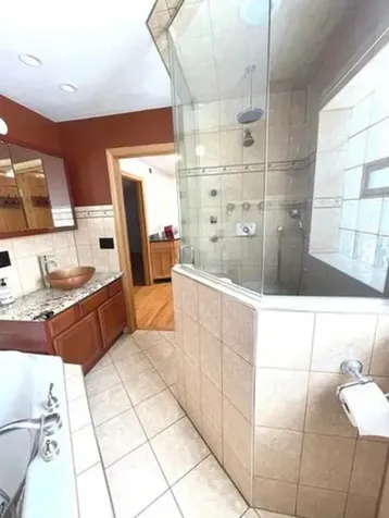 6213 North Milwaukee Avenue Chicago IL 60646