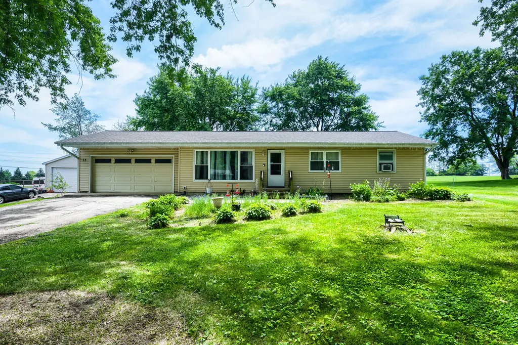 13 Bonnie Lane Yorkville IL 60560