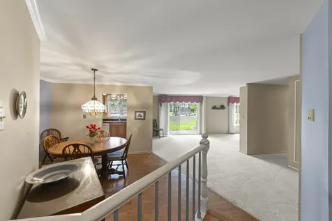 1608 Thames Court Wheaton IL 60189