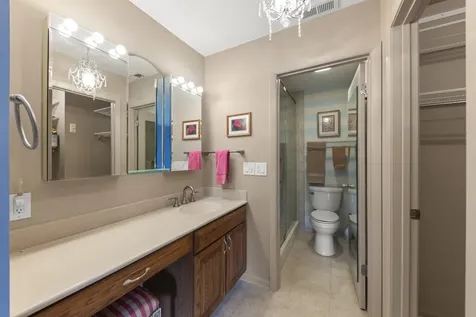 1608 Thames Court Wheaton IL 60189