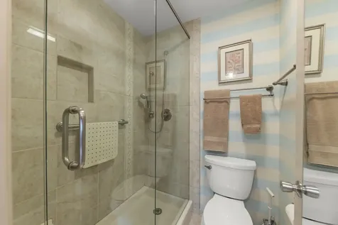 1608 Thames Court Wheaton IL 60189