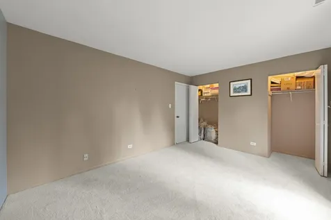 1608 Thames Court Wheaton IL 60189