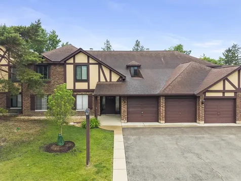 1608 Thames Court Wheaton IL 60189
