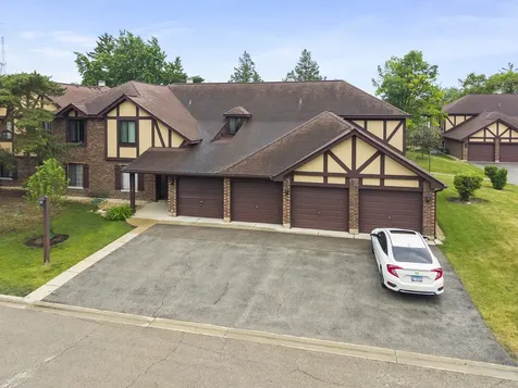1608 Thames Court Wheaton IL 60189