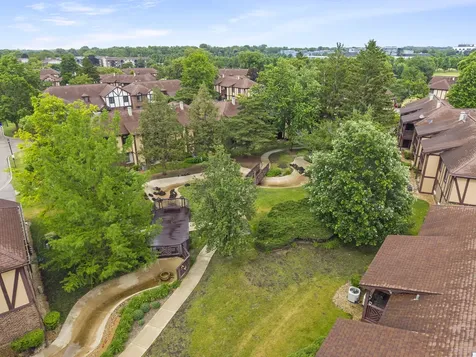 1608 Thames Court Wheaton IL 60189