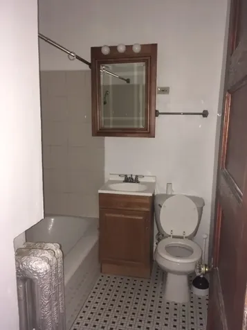 2208 West Berteau Avenue Chicago IL 60618