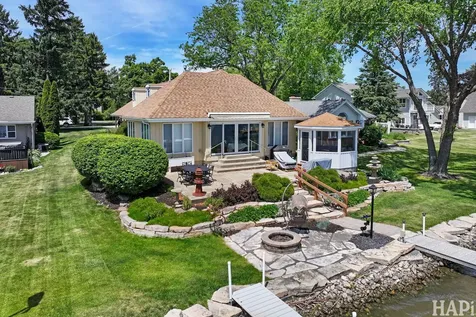 716 South Riverside Drive Mchenry IL 60050