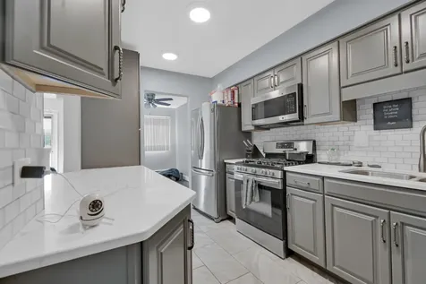 18555 Hickory Court Lansing IL 60438