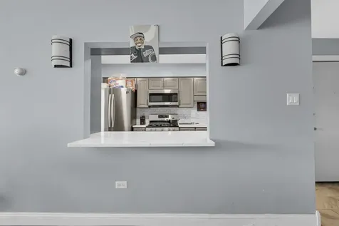 18555 Hickory Court Lansing IL 60438