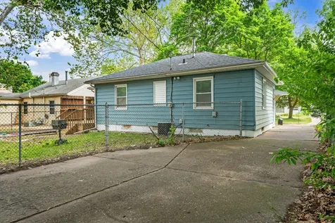 3823 28TH Avenue Rock Island IL 61201