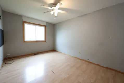 5011 Fairoaks Court Country Club Hills IL 60478