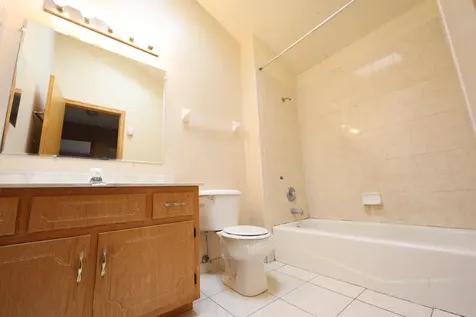 5011 Fairoaks Court Country Club Hills IL 60478