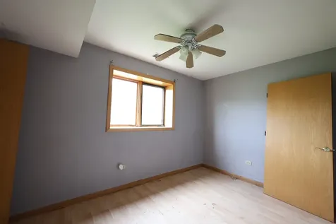 5011 Fairoaks Court Country Club Hills IL 60478